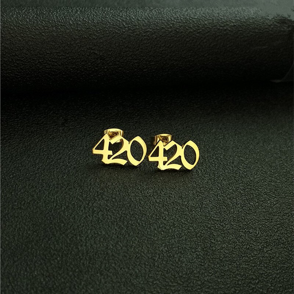 Custom Old English Number Stud - Women Accessories Name In English recension och pris