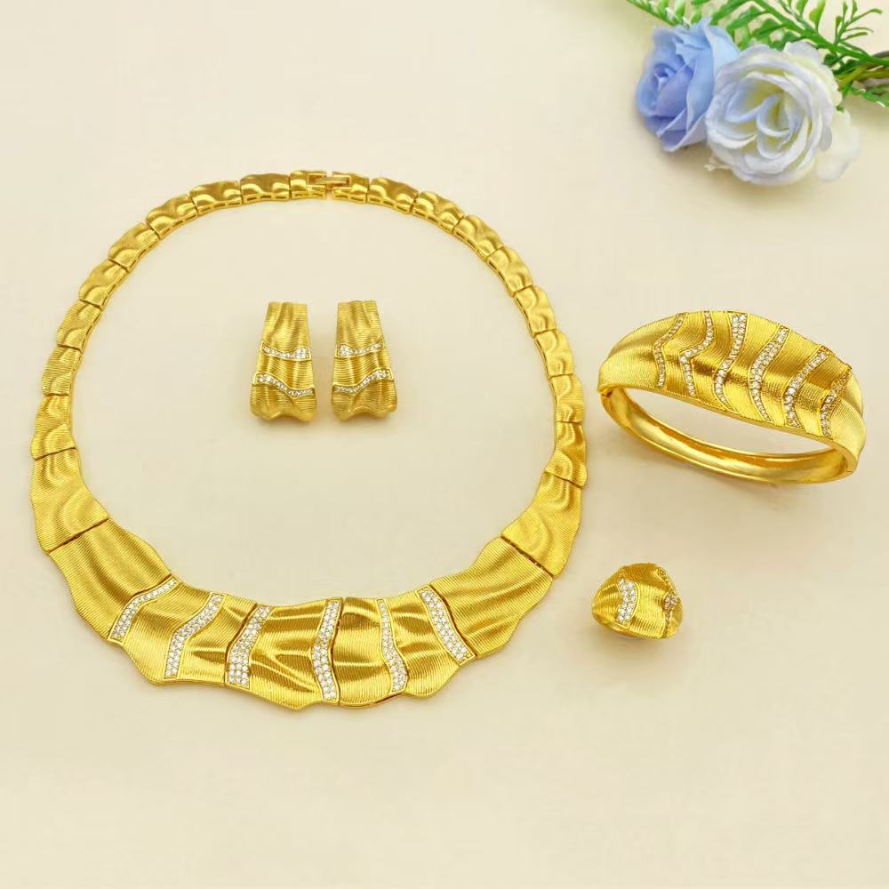 JRH UAE Saudi Style Gold Plate - Women Accessories Uae recension och pris