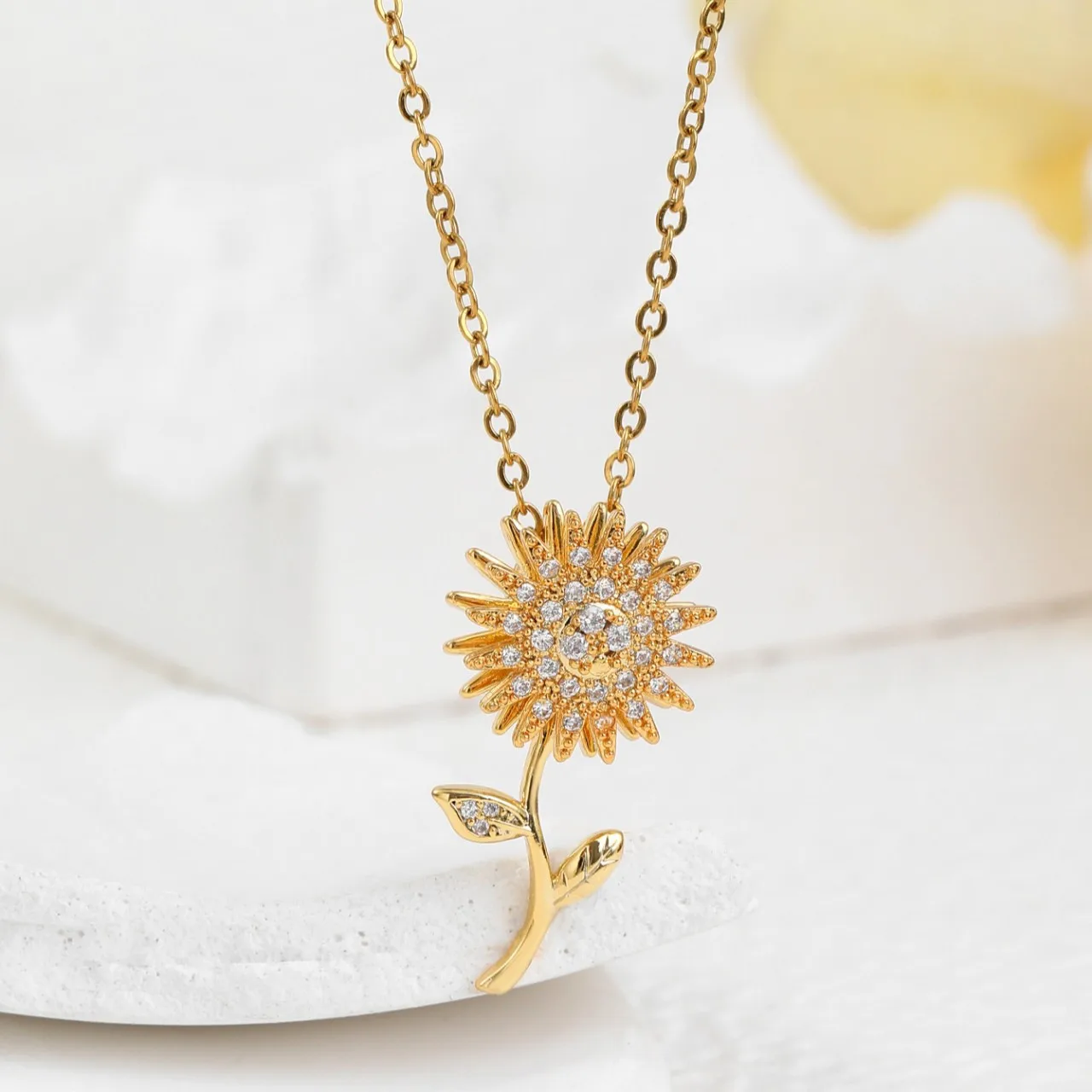 Stainless Steel Rotatable Spin - Charm Necklace Dainty recension och pris