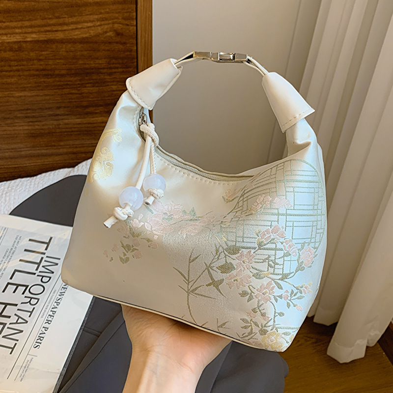 Chinese Ancient Style Wrist Ba - Women'S Accessories Handbags recension och pris